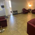 Gamble Farm Inn And Suites